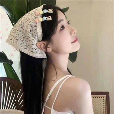 他从火光中走来